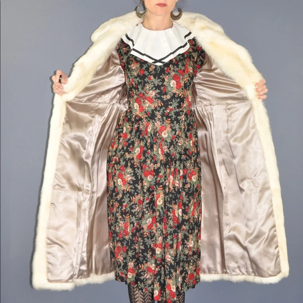 Vintage Fur Coat - Picture 4 of 6